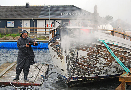 热水高压清洗机的介绍及在行业内的应用